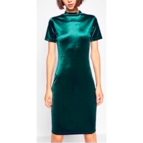 Zara Velvet Dress in Emerald Green (Size: S) - Picture 2 of 6